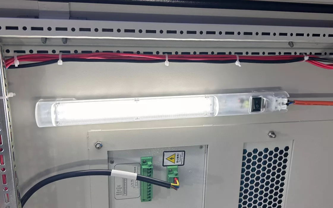 What Is A High Voltage Cabinet Lighting Lamp