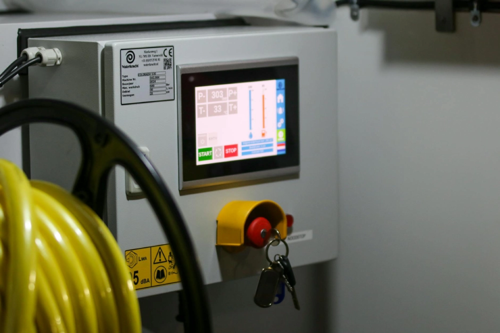 What Features Matter In An Electrical Enclosure Dehumidifier 
