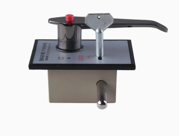 How Are Auxiliary Contacts Used In Switchgear Locks